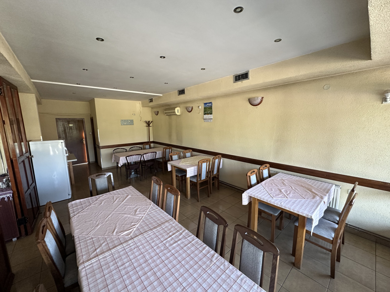 Restoran/rostiljnica u Zaluzanima - 80 m2 9