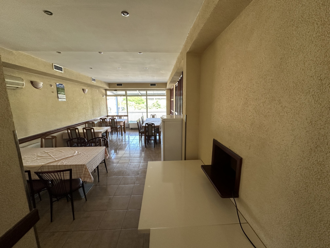 Restoran/rostiljnica u Zaluzanima - 80 m2 10