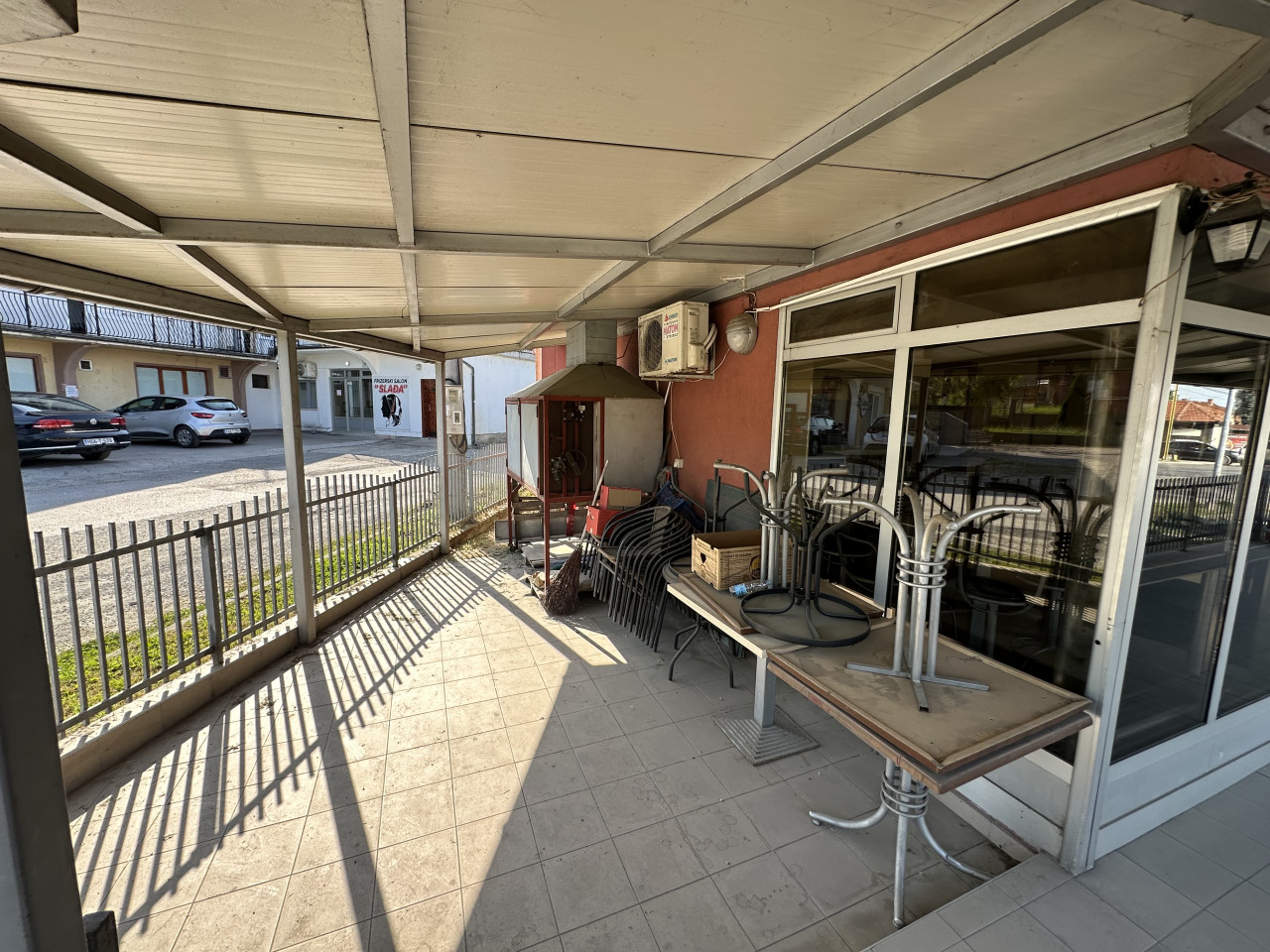 Restoran/rostiljnica u Zaluzanima - 80 m2 22