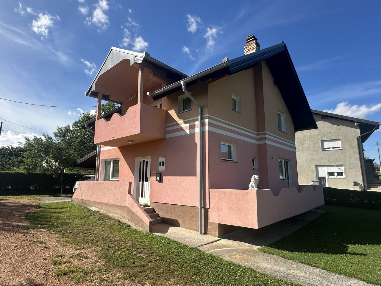Porodična kuća u Dragočaju - cca 170 m2 2