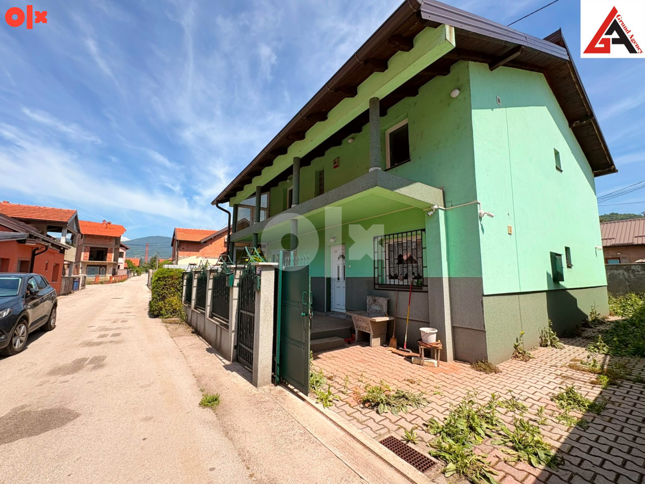 Kuća 102 m2 stambenog prostora i 140 m2 okućnice-(Pehare) Zenica