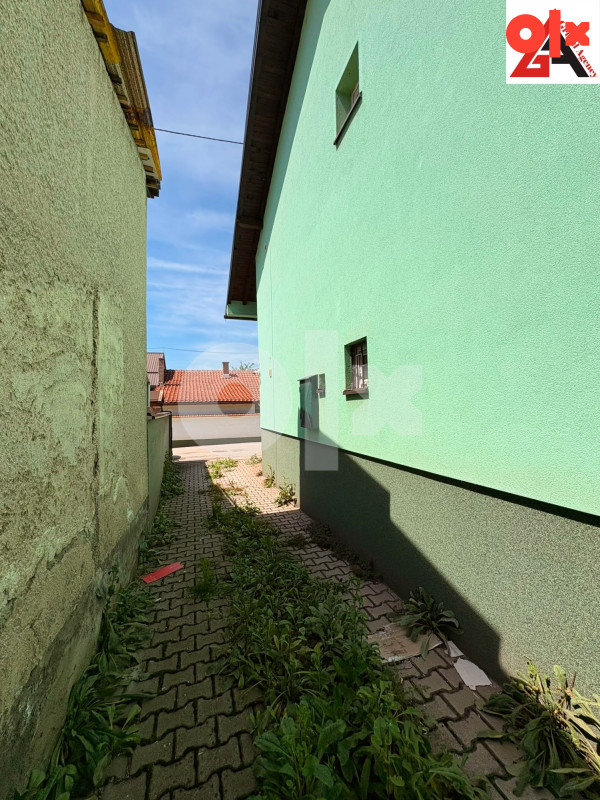 Kuća 102 m2 stambenog prostora i 140 m2 okućnice-(Pehare) Zenica 2