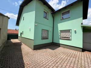 Kuća 102 m2 stambenog prostora i 140 m2 okućnice-(Pehare) Zenica photo 2