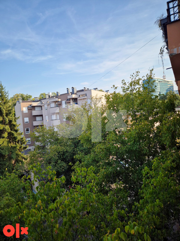 Izdaje se stan u blizini zgrade Vlade 15