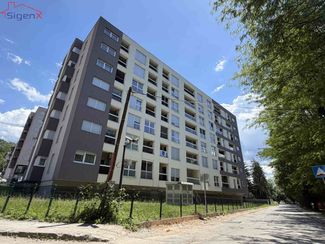Trosoban stan/ Namješten/ Garaža/ Pionirska dolina- gradnja 2020