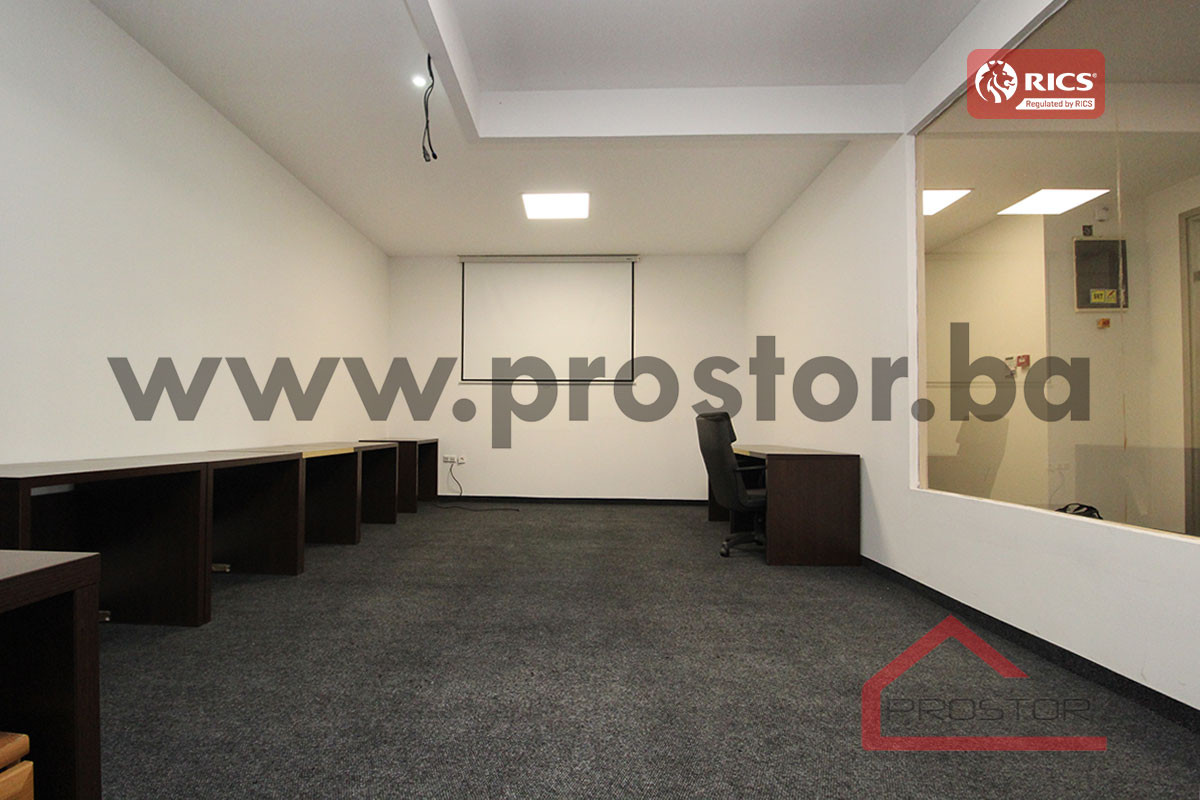 PROSTOR izdaje: Poslovni prostor 472m2, Centar 3
