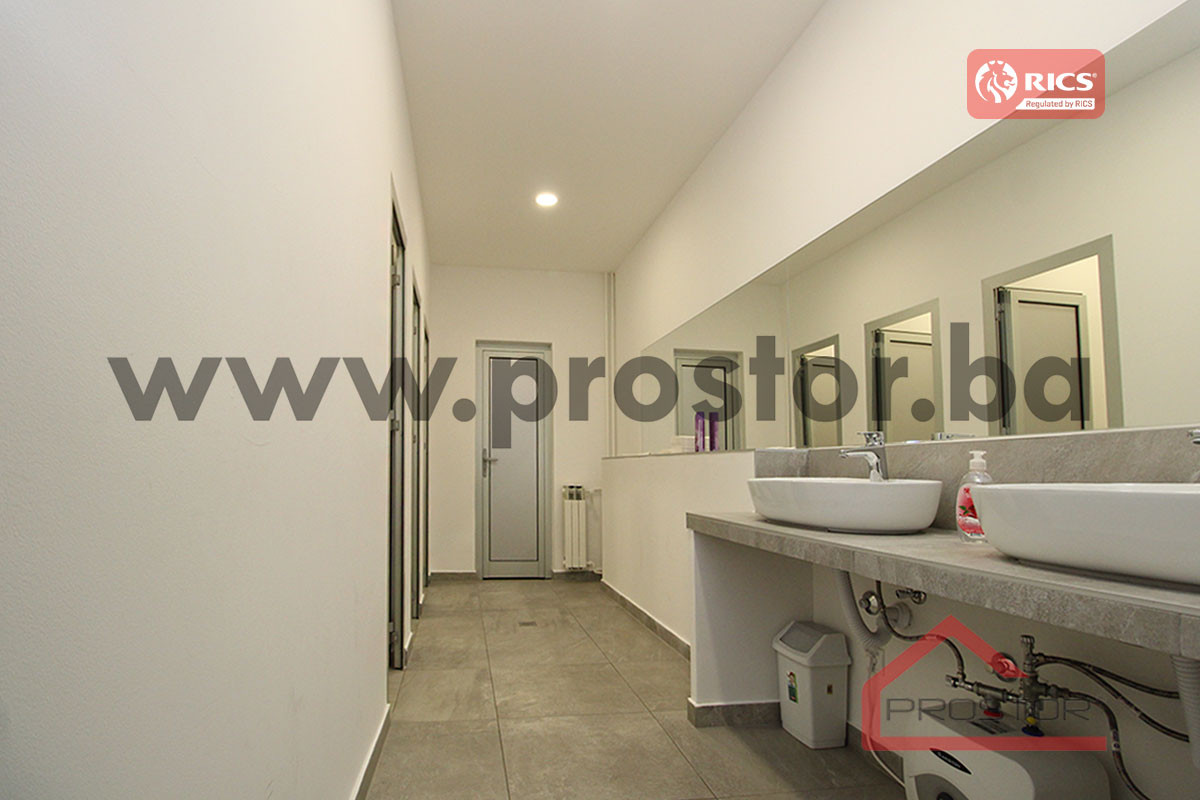 PROSTOR izdaje: Poslovni prostor 472m2, Centar 14
