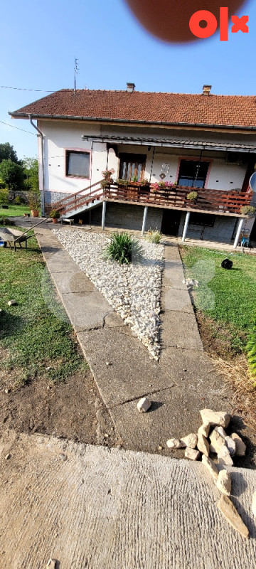 Prodaje se useljiva kuća 3