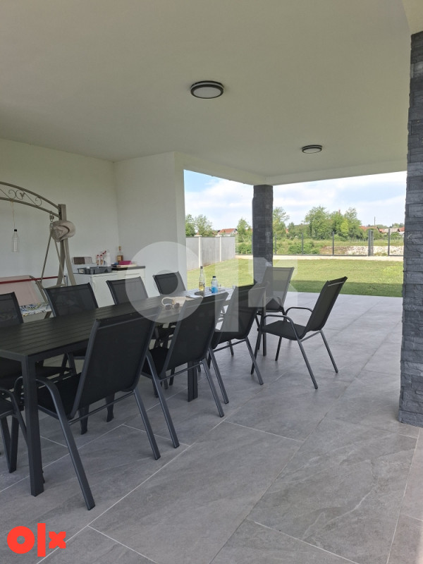 Vila sa bazenom, 1850 m2 parcela, Priječani, Banja Luka 11
