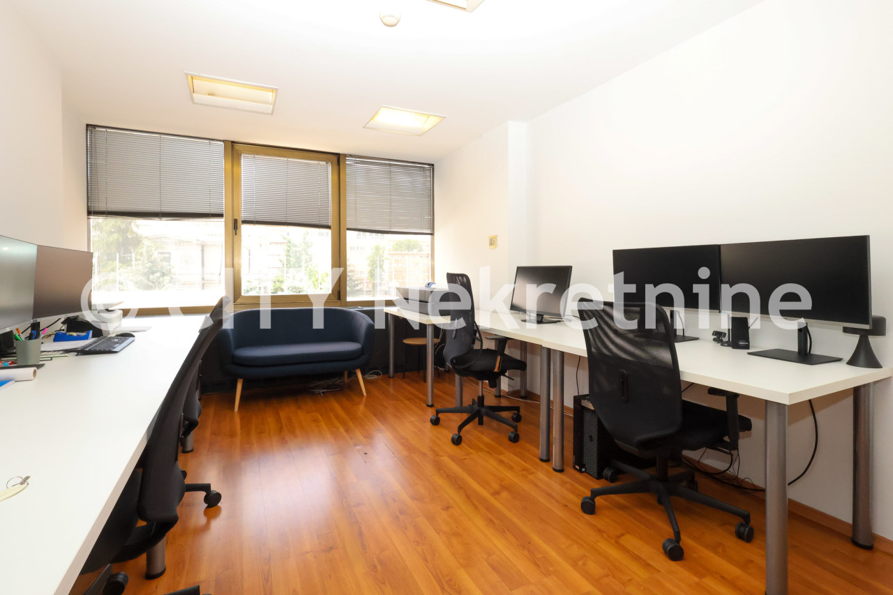 Poslovni prostor - Centar - Branilaca Sarajeva - 17 m2 2