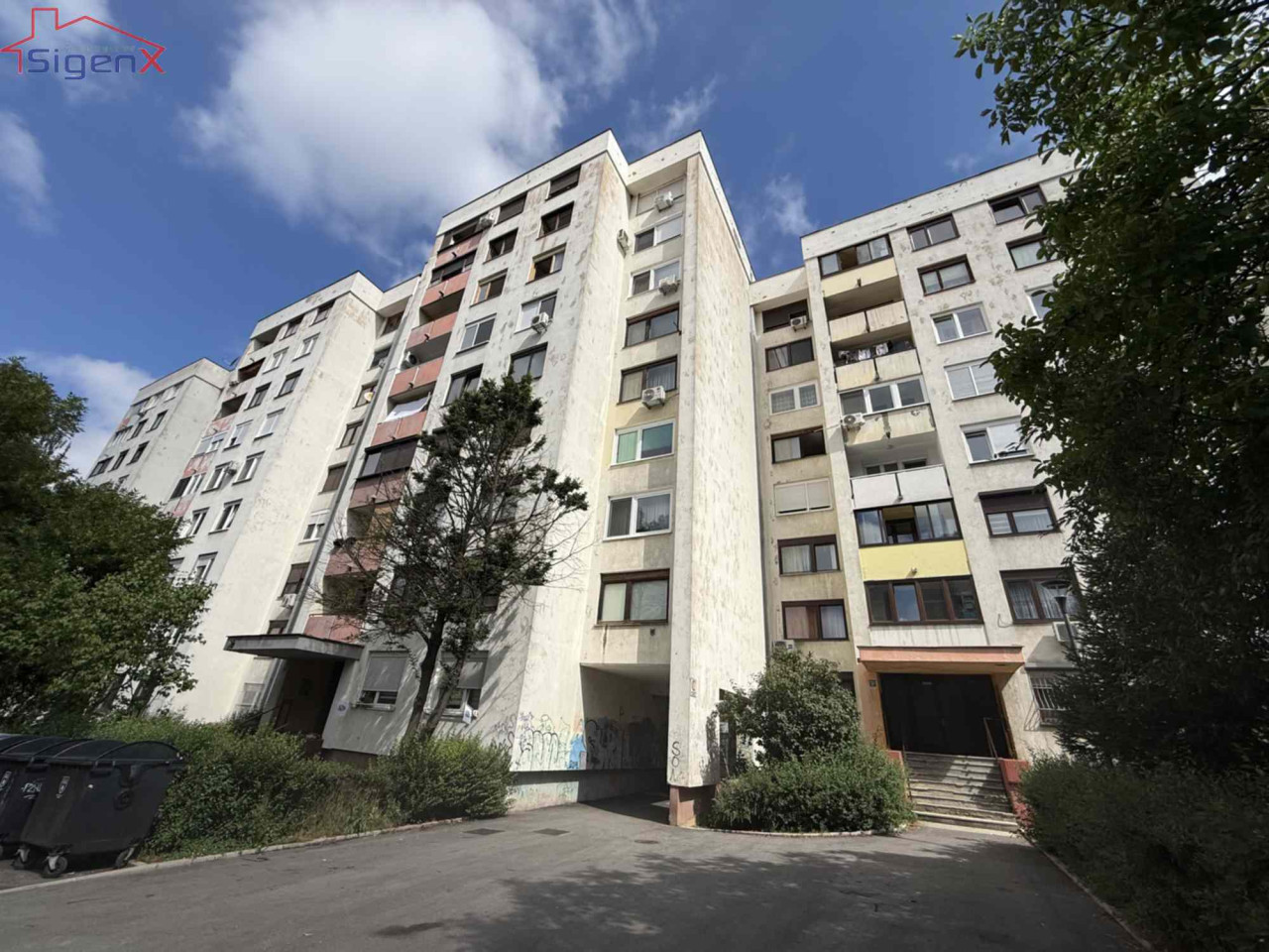 Sigenx prodaje  adaptiran trosoban stan/Mojmilo/55 m2