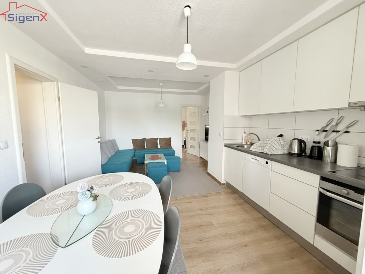 Sigenx prodaje  adaptiran trosoban stan/Mojmilo/55 m2 3