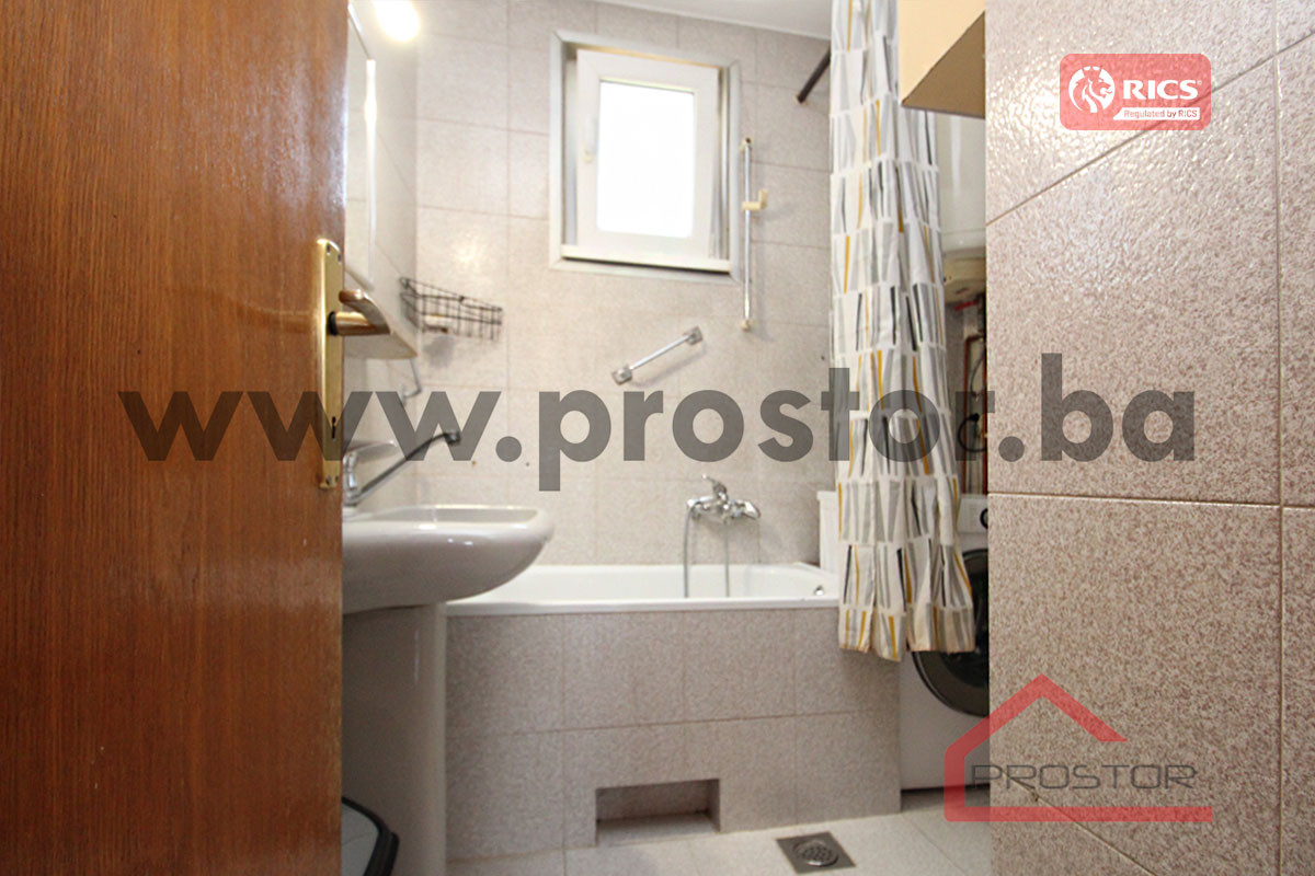 PROSTOR izdaje: Četverosoban stan, 100m2, Bjelave 11