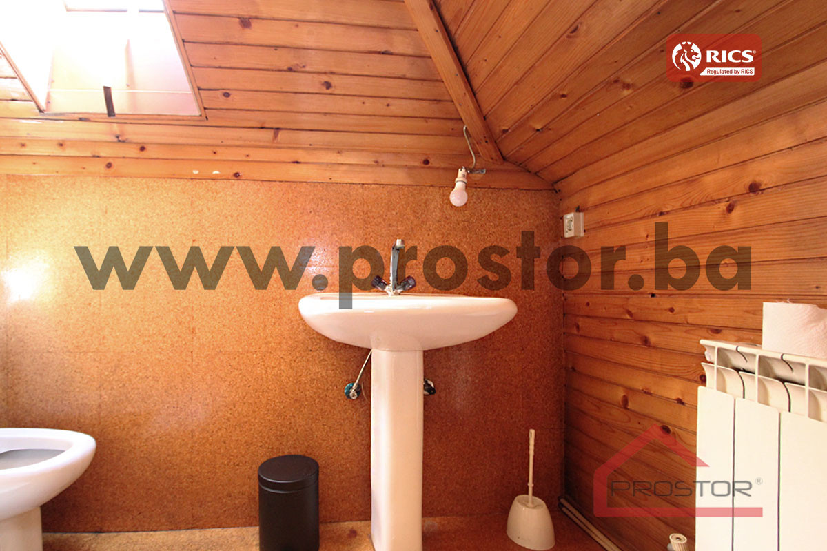 PROSTOR izdaje: Četverosoban stan, 100m2, Bjelave 12