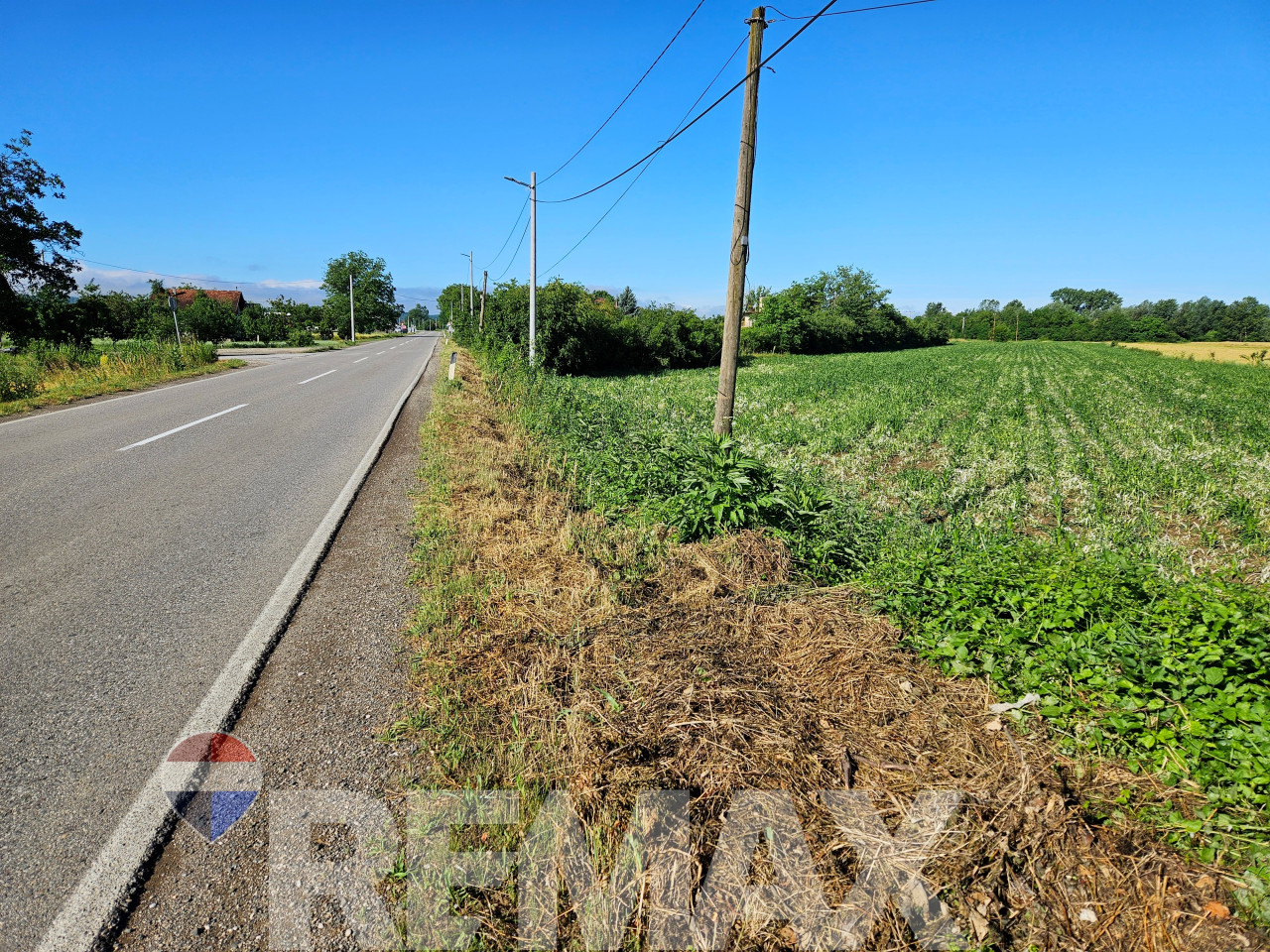 Zemljište 8098m2 uz kanal - Petoševci, 3km od autoputa 4
