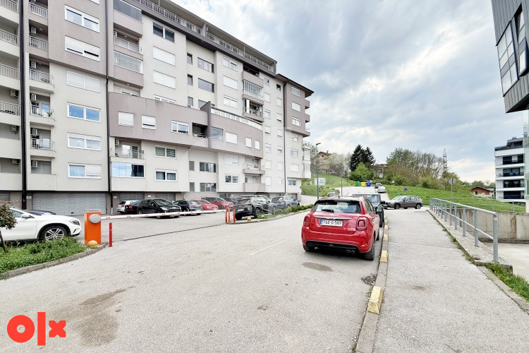 Vrlo lijep trosoban stan s garažom, Skenderija, Centar 17