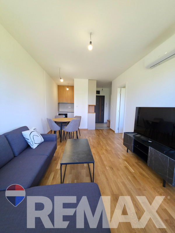 Nov, moderno opremljen dvosoban stan za najam/Naselje Stepe, 42m2 2