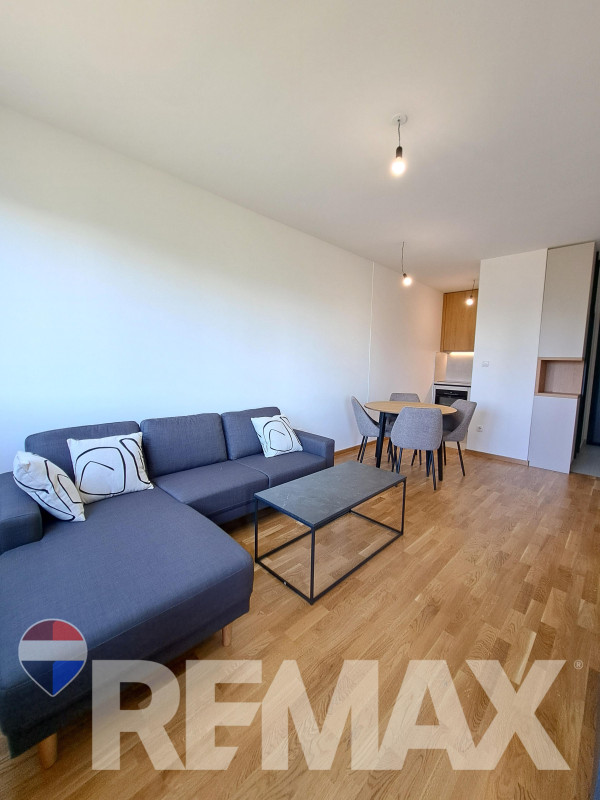 Nov, moderno opremljen dvosoban stan za najam/Naselje Stepe, 42m2