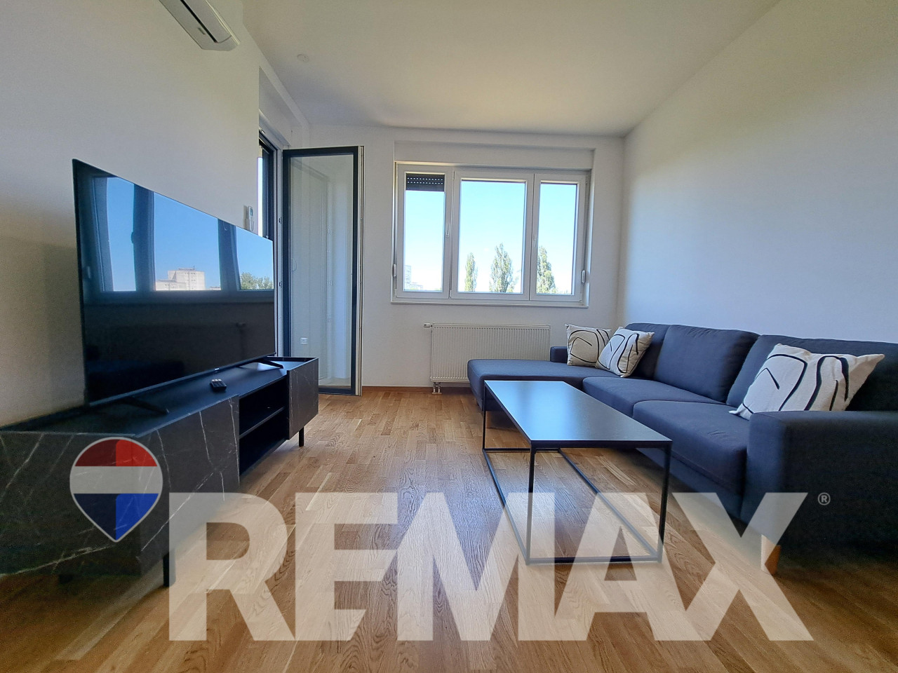 Nov, moderno opremljen dvosoban stan za najam/Naselje Stepe, 42m2 3