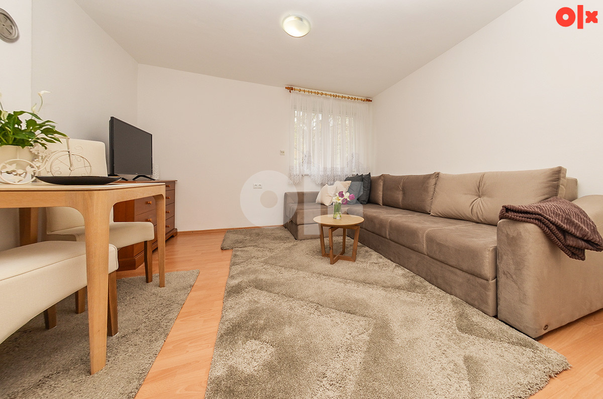 JEDNOSOBAN STAN 30m2 IZNAD KATEDRALE