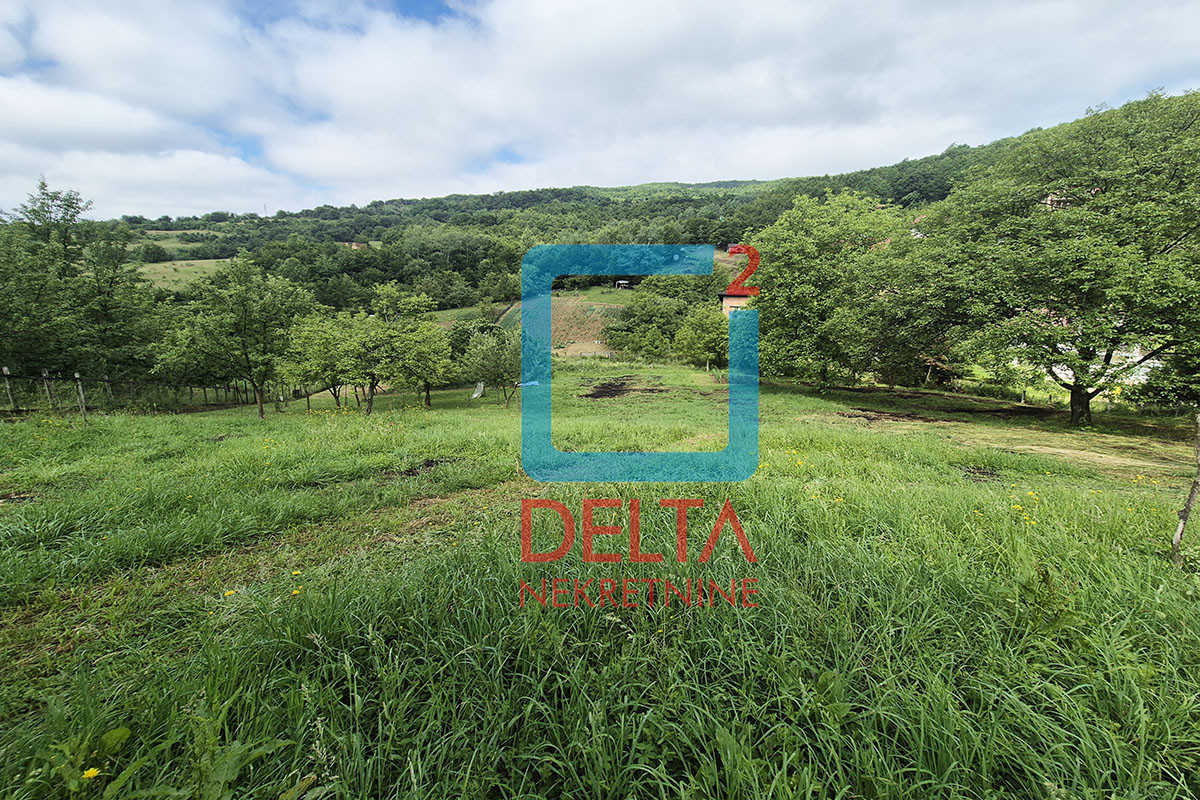 Zemljište / Parcela / 2.304m2 / Kobilja Glava / Hum