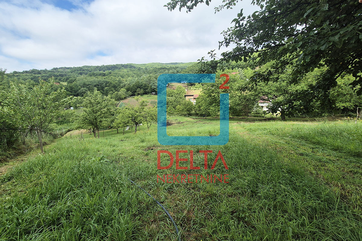 Zemljište / Parcela / 2.304m2 / Kobilja Glava / Hum 3
