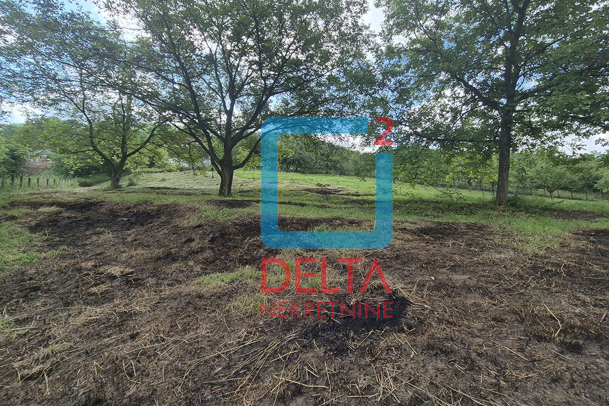 Zemljište / Parcela / 2.304m2 / Kobilja Glava / Hum 9