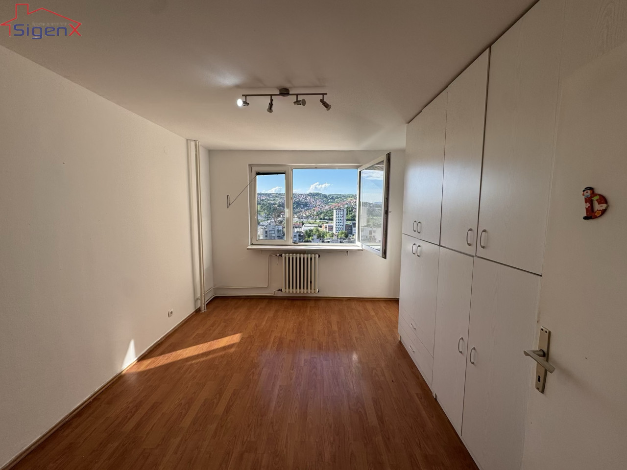 Veći dvosoban stan/Alipašino Polje/Novi Grad/Adaptirano/63m2 2