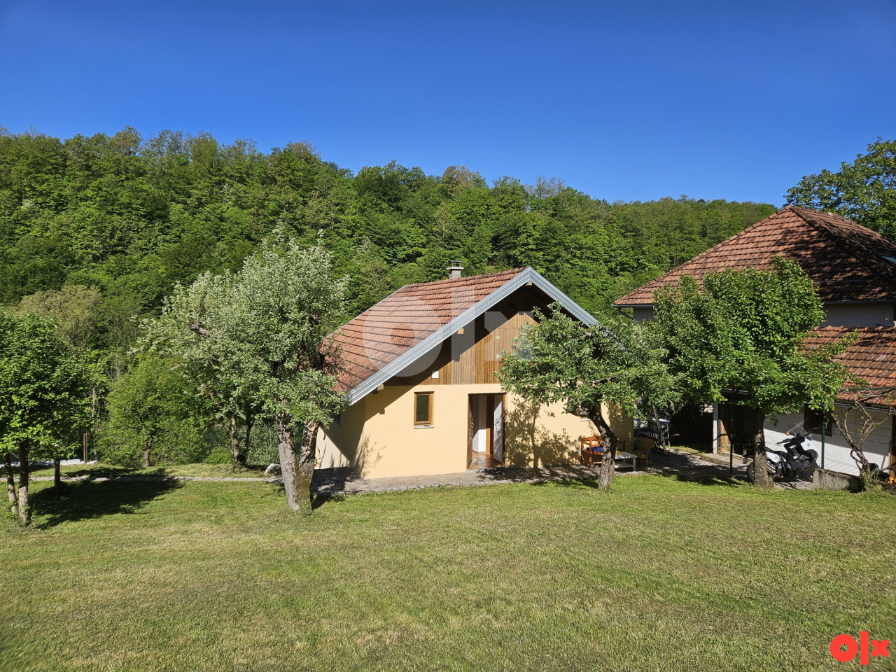 Kuća Bihać-Kulen Vakuf 4.000 m2 pored Une