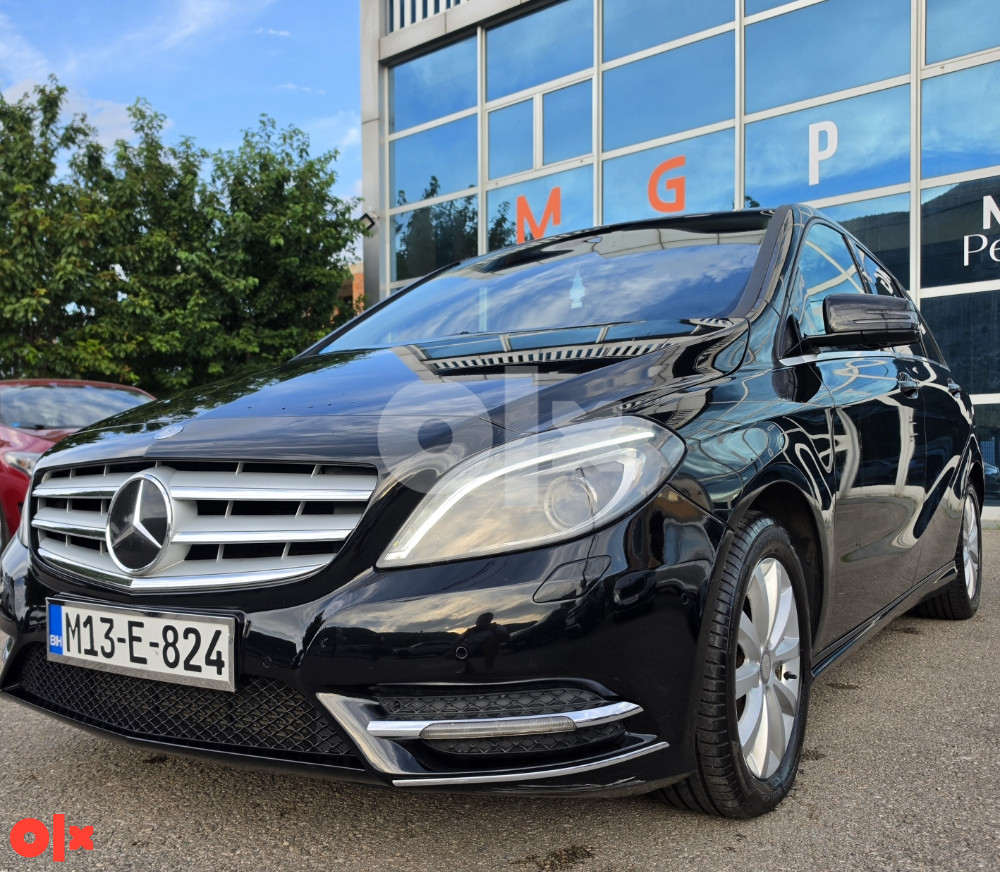 Mercedes-Benz B 180