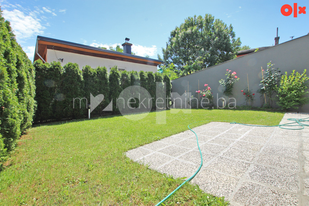 m2: Kuća 300m2 sa baštom / Centar 2