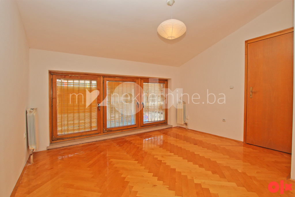m2: Kuća 300m2 sa baštom / Centar 7
