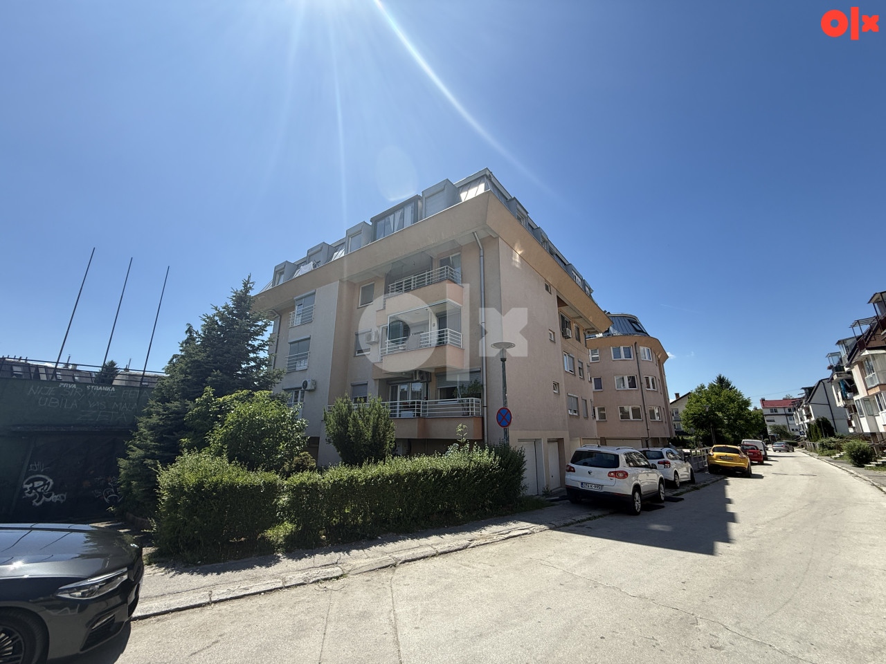 Dvosoban stan Dobrinja 63 m2 + parking mjesto