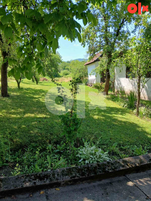 Prodajem se kuca sa pomoćnim objektima i okućnicom povrsine 4409m 2