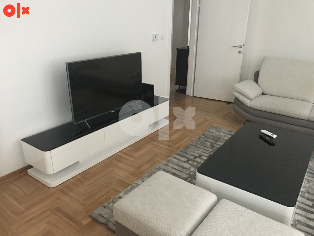 Stan 80m2*renoviran*(strogi centar) 2