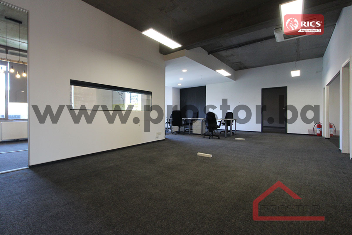 PROSTOR izdaje: Poslovni prostor, 282m2, Centar