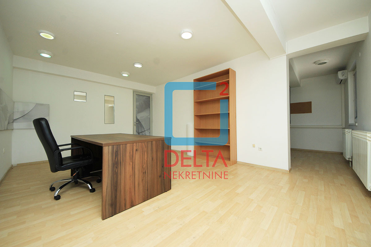 Poslovni prostor / 180m2 / 3 parkinga / Švrakino selo / Novi Grad 4