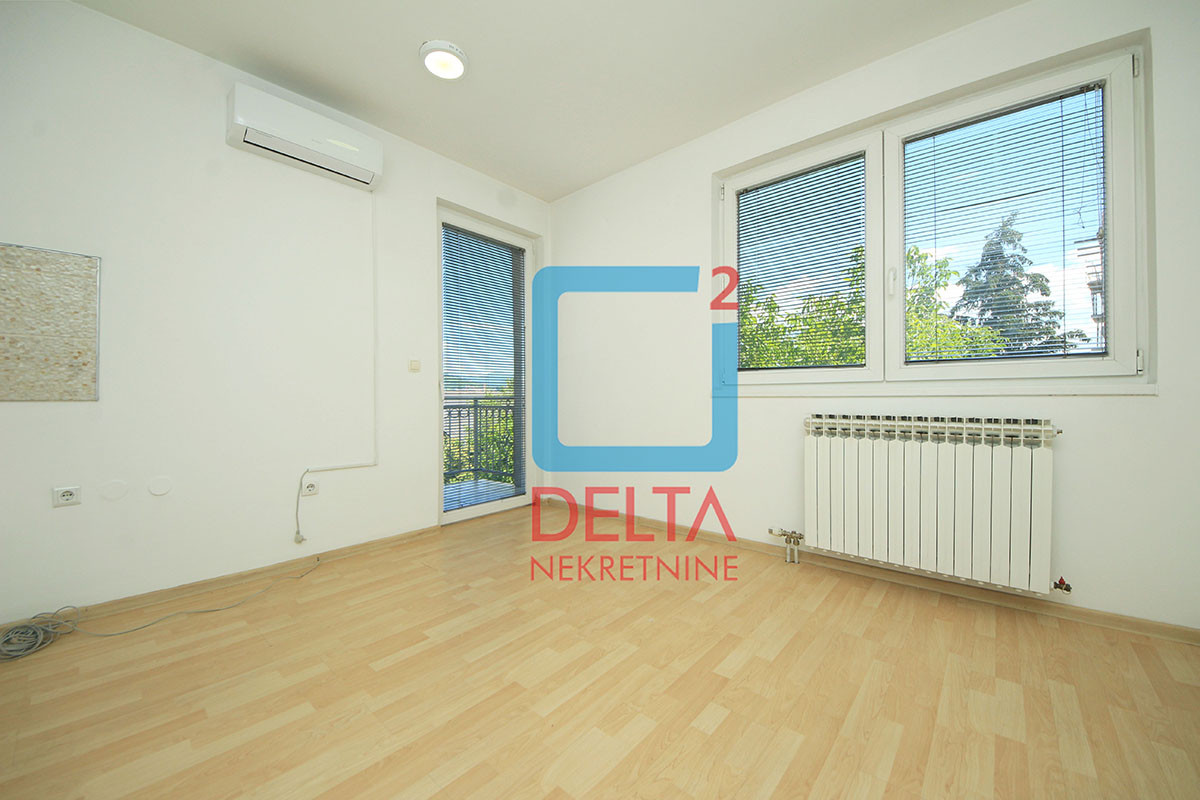 Poslovni prostor / 180m2 / 3 parkinga / Švrakino selo / Novi Grad 14