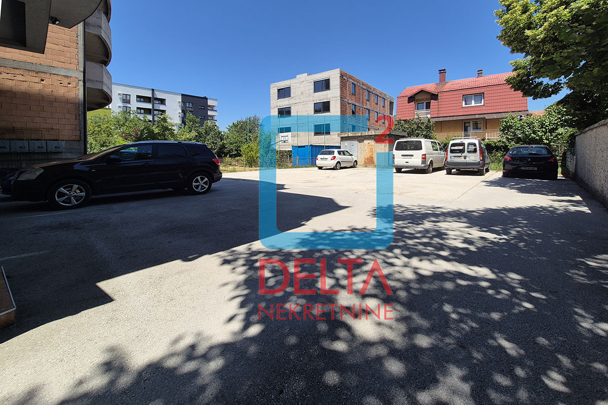 Poslovni prostor / 180m2 / 3 parkinga / Švrakino selo / Novi Grad 27