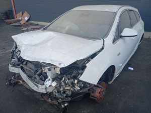 OPEL ASTRA J 2011 ZA DIJELOVA DIJELOVI ILMA AUTO