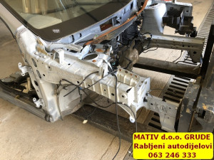 KRAK šasije DESNI Nissan Qashqai 2011