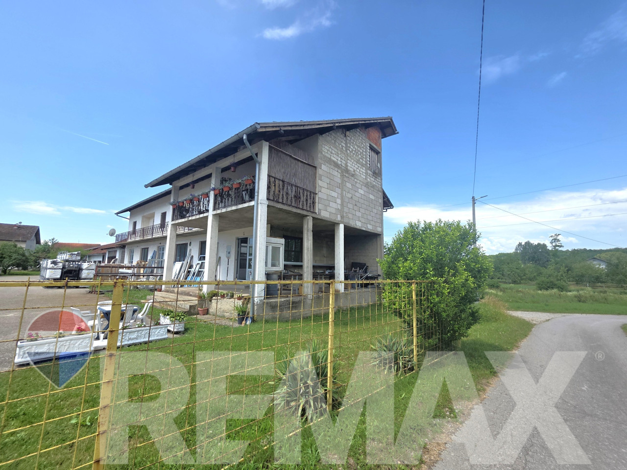 PRODAJA STAMBENO-POSLOVNOG OBJEKTA Veliko Blaško 8