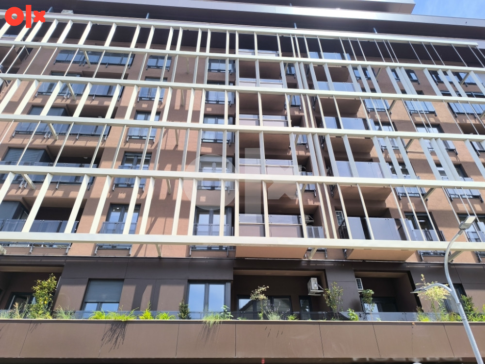 USELJIV STAN OD 74 M2 U PALATI U CENTRU