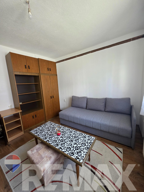 Dvosoban sprat kuće | 70m2 | Borik | Grijanje i voda uključeni 3
