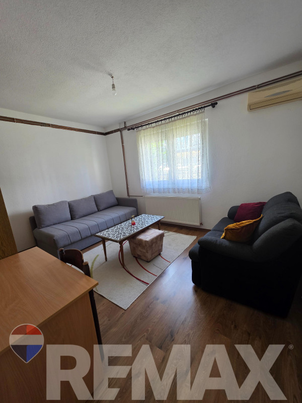 Dvosoban sprat kuće | 70m2 | Borik | Grijanje i voda uključeni 4