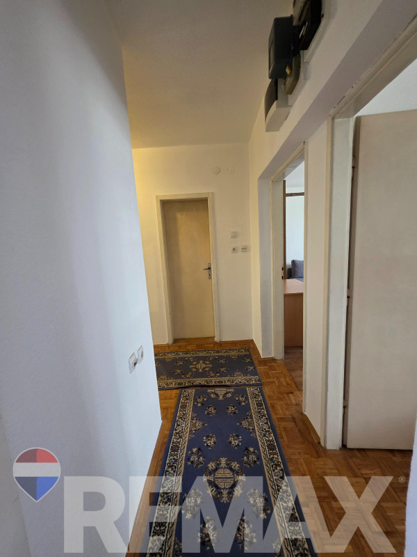 Dvosoban sprat kuće | 70m2 | Borik | Grijanje i voda uključeni 10