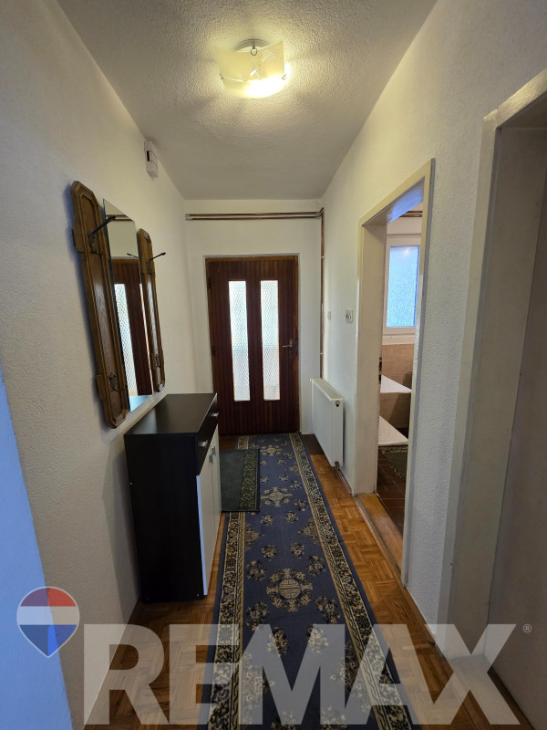 Dvosoban sprat kuće | 70m2 | Borik | Grijanje i voda uključeni 11