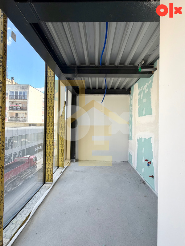 Na prodaju poslovni apartman, Bijeli Dvor 18