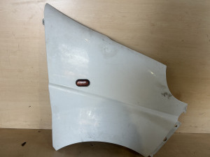 Opel Vivaro 05/08 Desni Blatobran 18751
