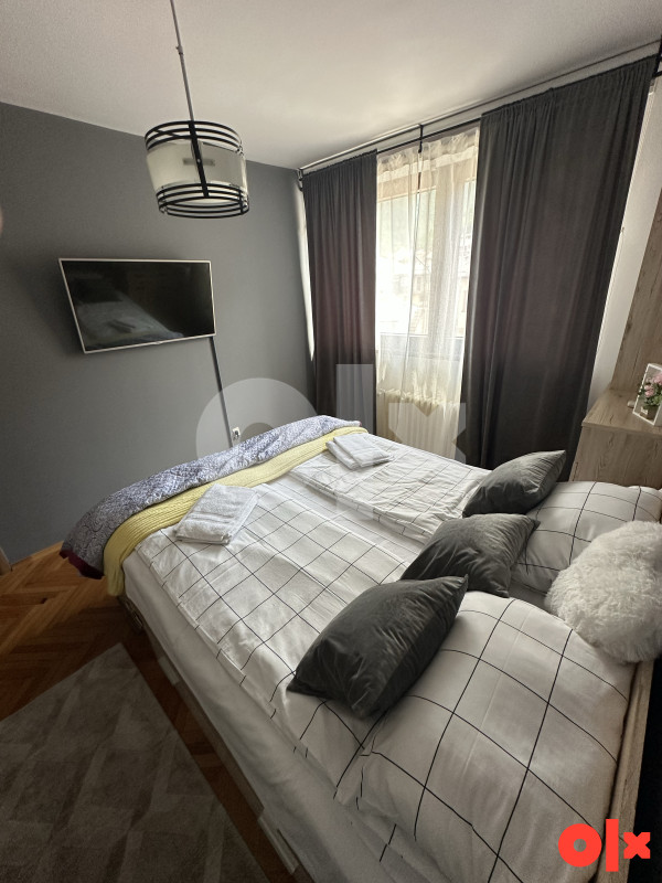 Golden Apartment 6